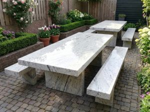 natuursteen buiten tafel wit